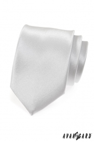 Glatte silberne Krawatte