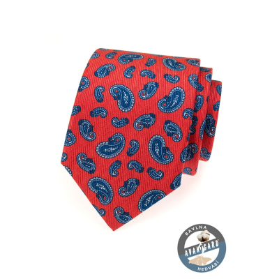 Rote Krawattte mit blauen Paisley-Motiven