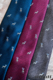 Blaue Krawatte mit Hirschmuster - Breite 7 cm